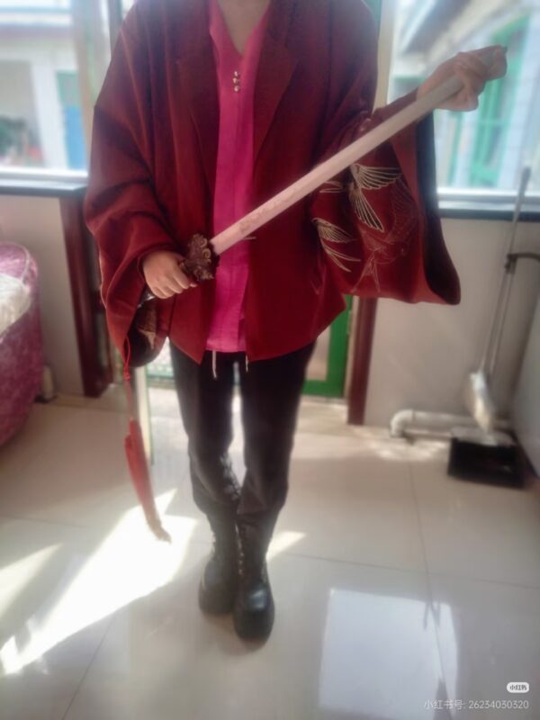 Cosplay瓷（拿着剑）“注意这个剑是真的”-拟人圈